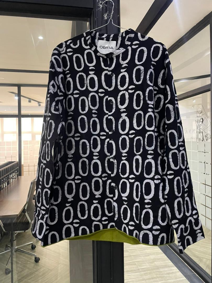 OH OH BLACK AND WHITE BISHOP COLLAR LONG SLEEVE SHIRT
