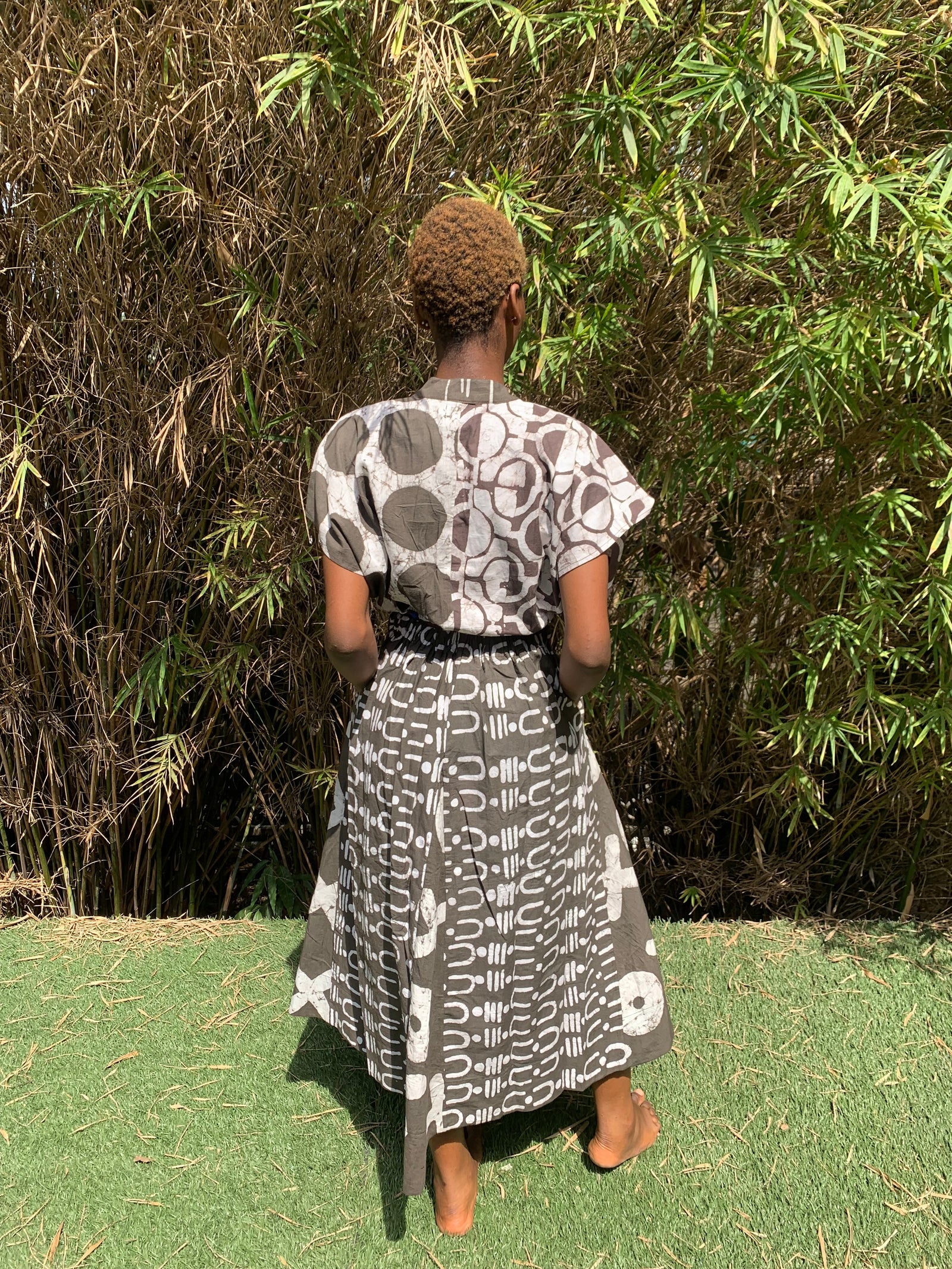 multiprint dark brown and white sleeveless crop top