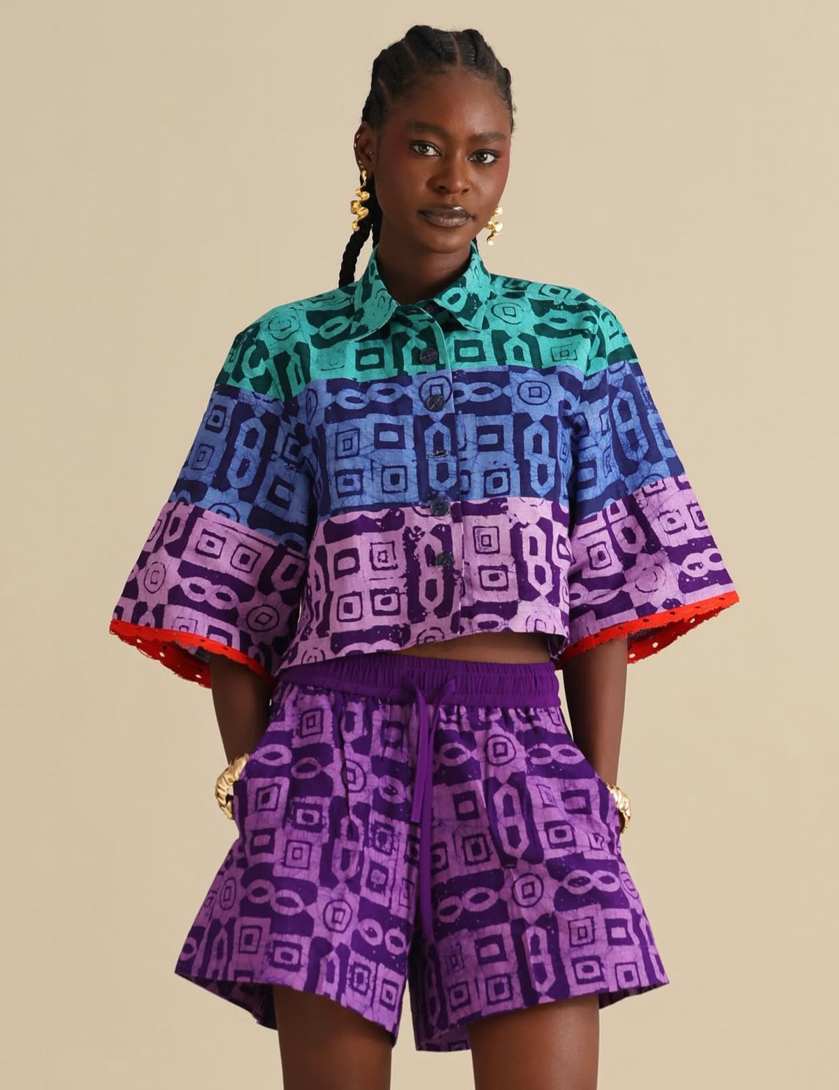COLOR BLOCKING ADIRE PANELED CROP TOP