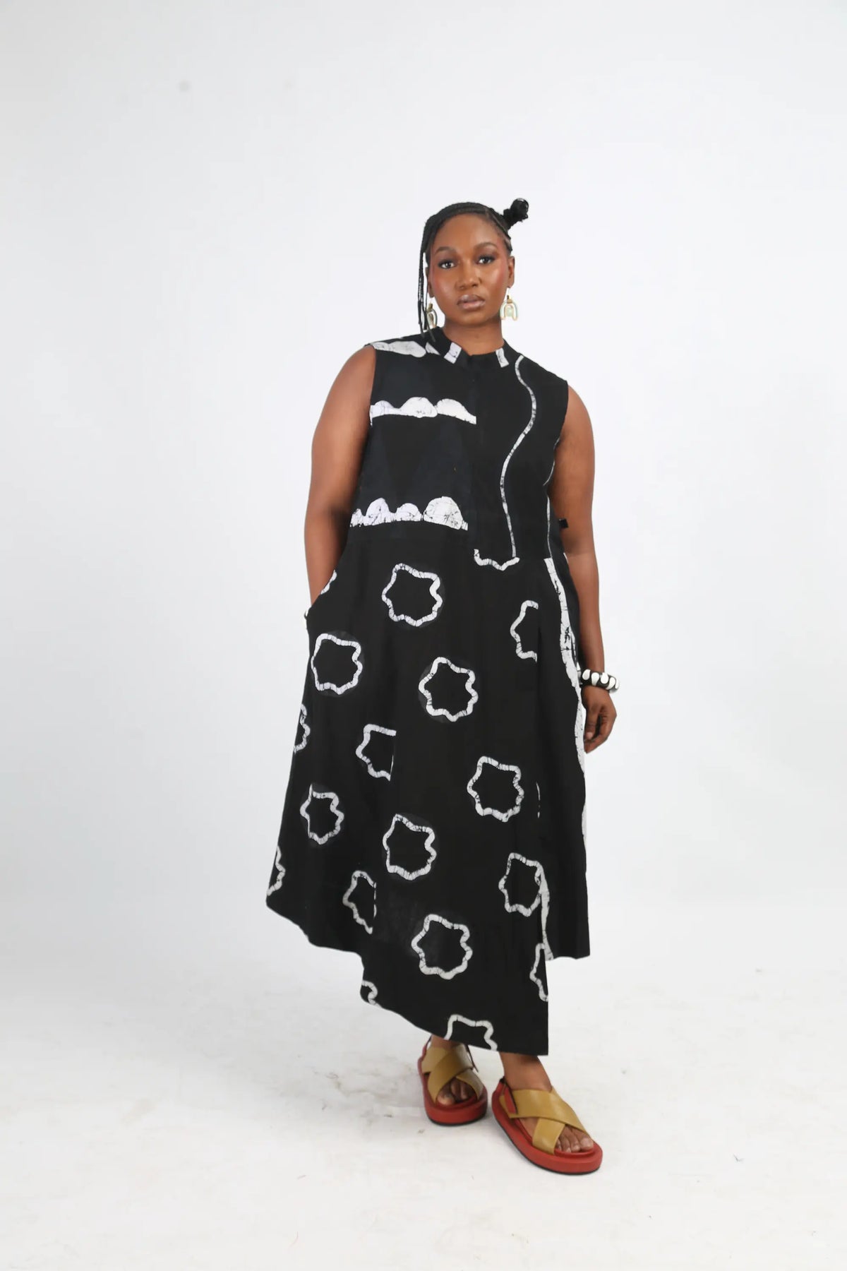 white and black multiprint sleeveless midi iro dress