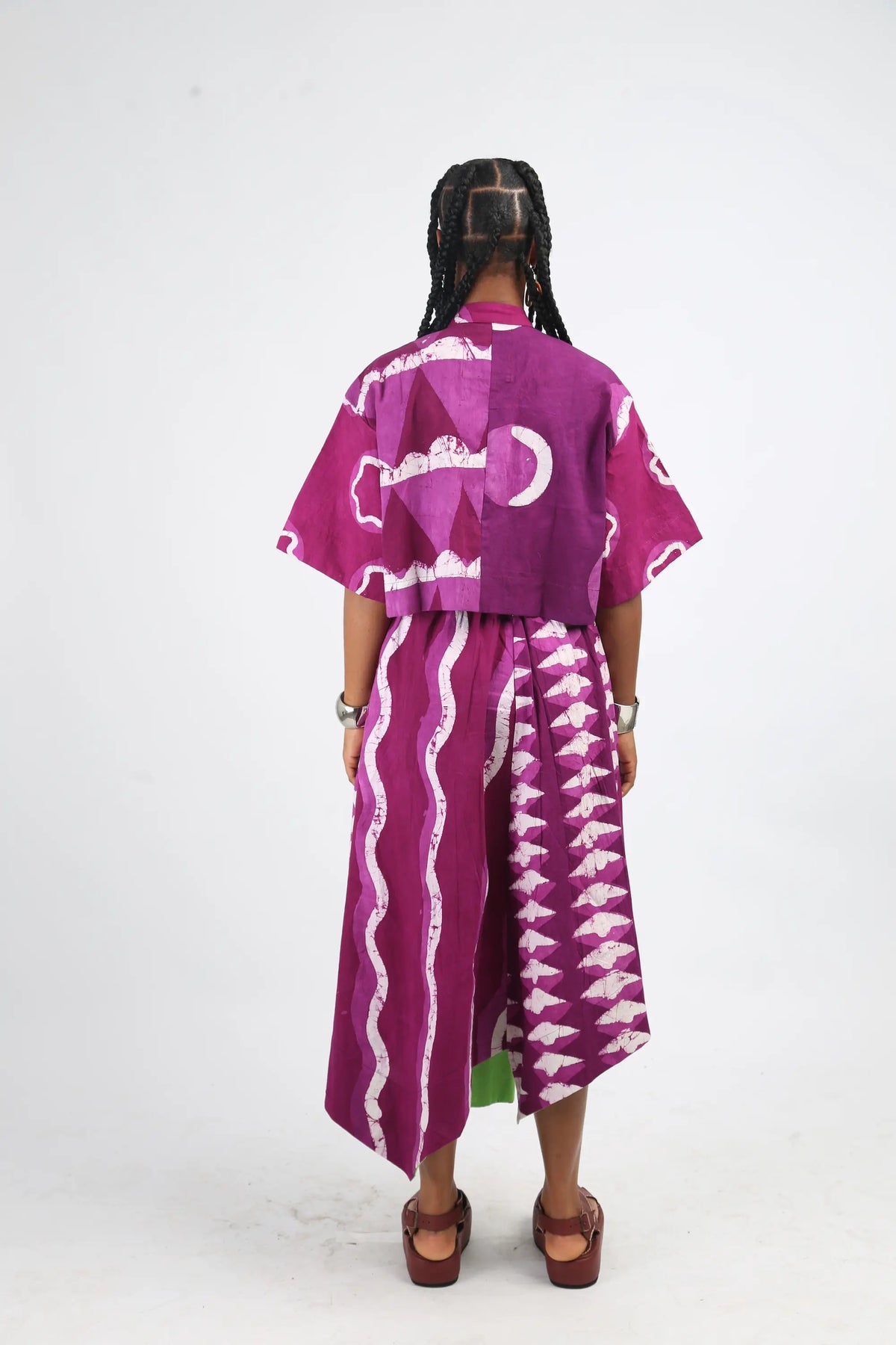 white and magenta multiprit midi iro skirt