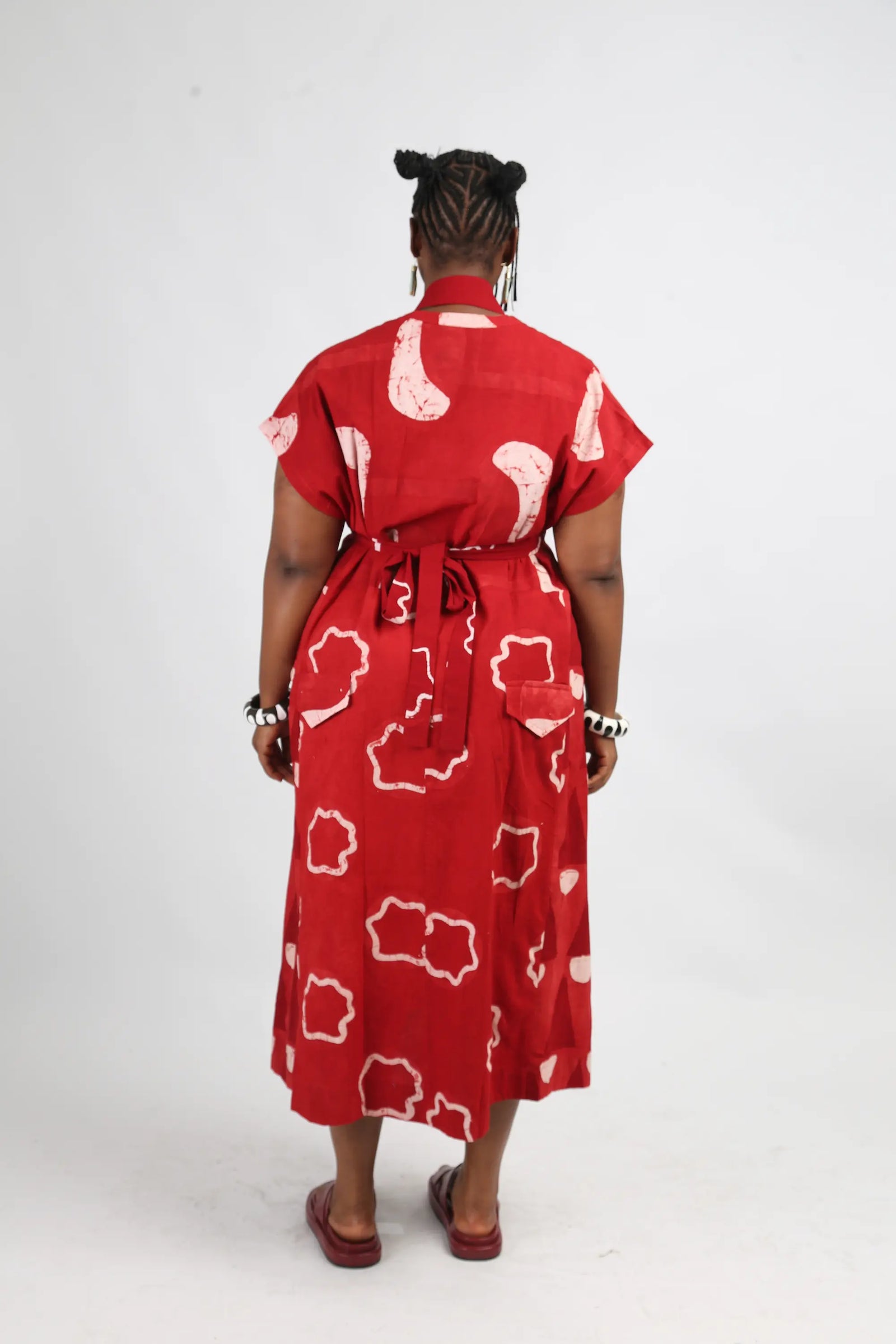 white and red multiprint sleeveless shirt dress