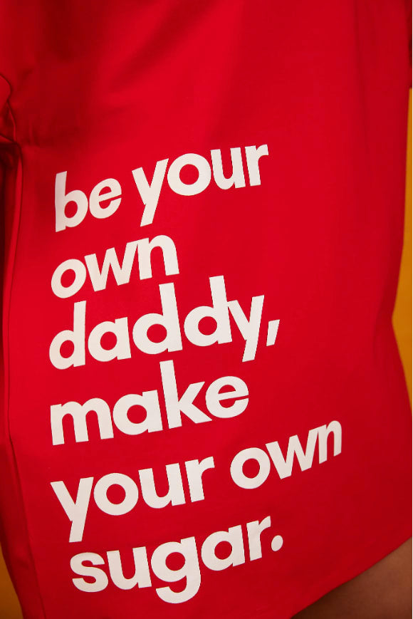 Oversized T-shirt with “Be your own Daddy” slogan (Red)