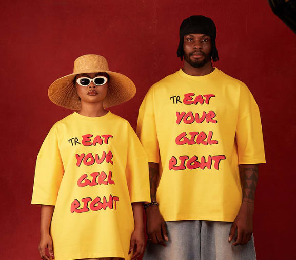 Oversized T-shirt with “TrEat Your Girl Right” slogan (Yellow)